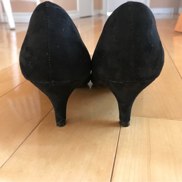 Gorgeous velvet black kitten heal shoes for party and formal occasions. - Picture 3 of 4